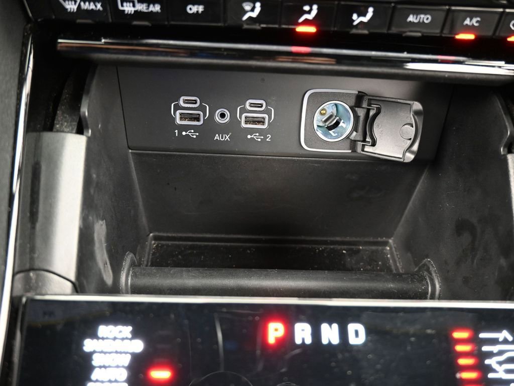 Used 2024 Jeep Grand Cherokee L Overland image 27