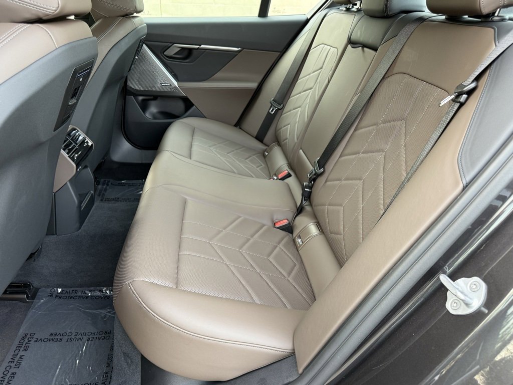 Used 2025 BMW 530i w/ M Sport Package image 33