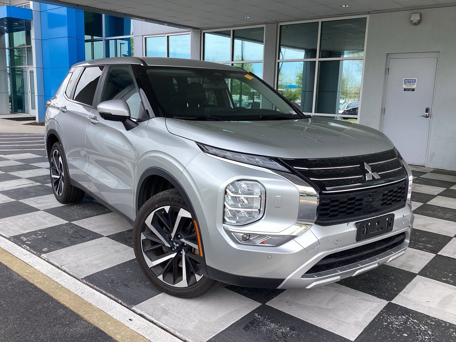 Used 2024 Mitsubishi Outlander SE Black Edition image 7