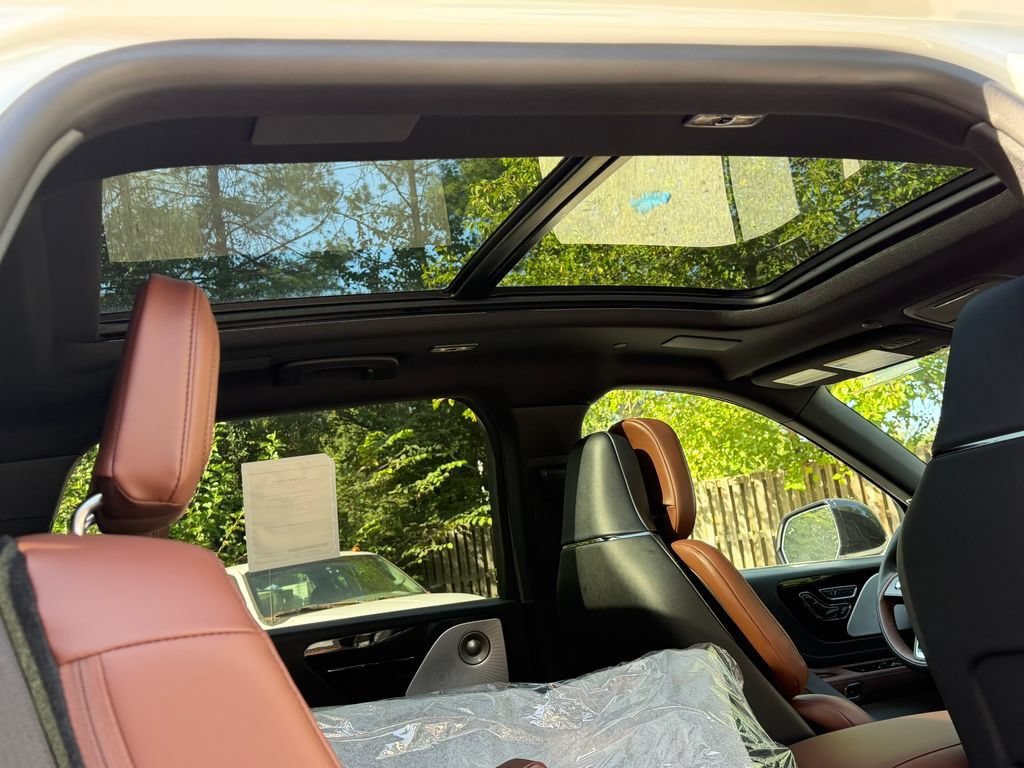 New 2027 Lincoln Aviator Reserve AWD/4WD image 10