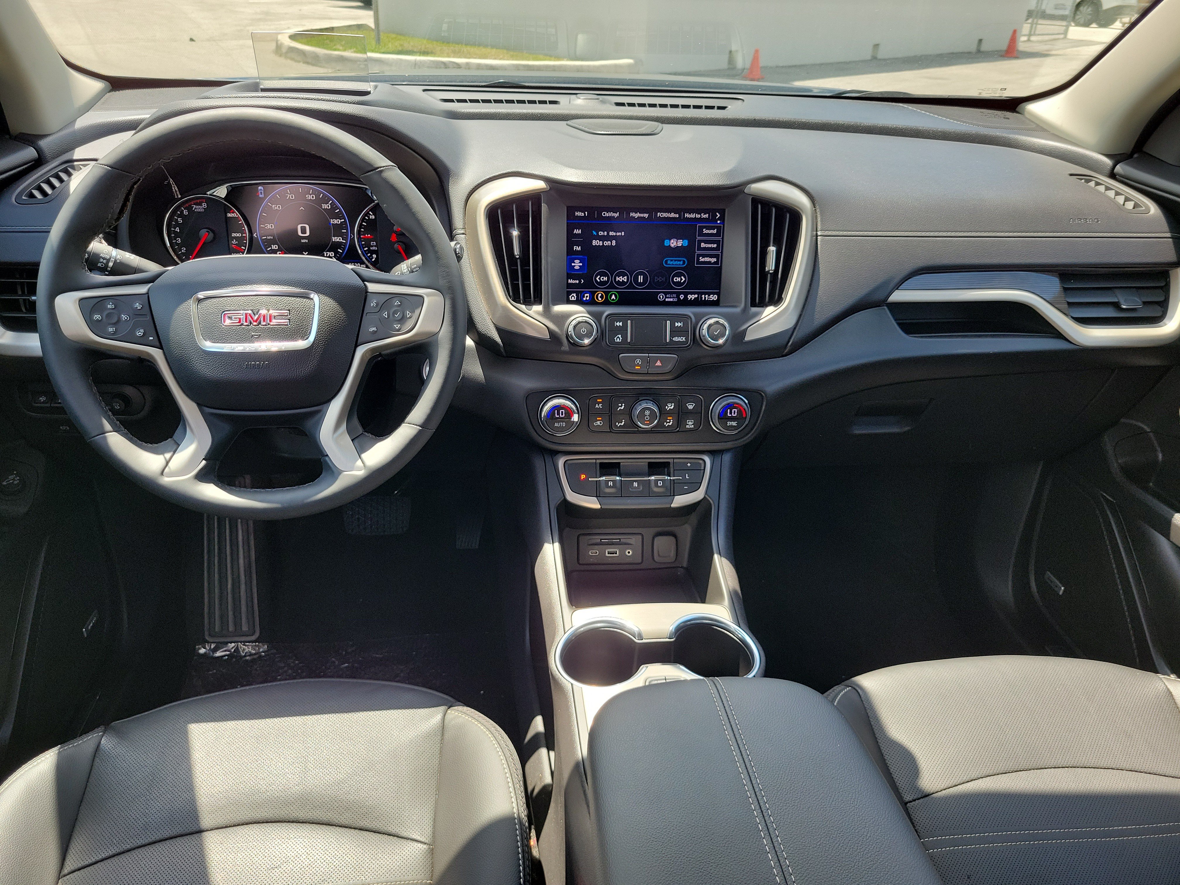 Used 2024 GMC Terrain Denali w/ Denali Premium Package AWD/4WD image 17