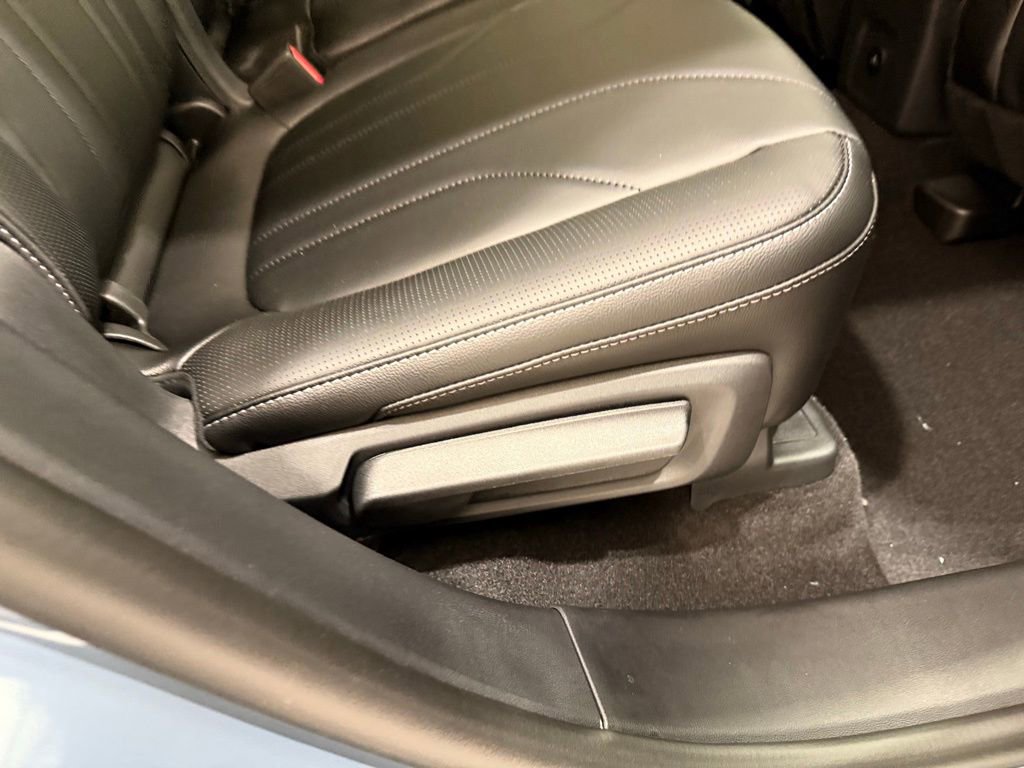 New 2025 Ford Escape SE w/ PHEV Premium Package image 23