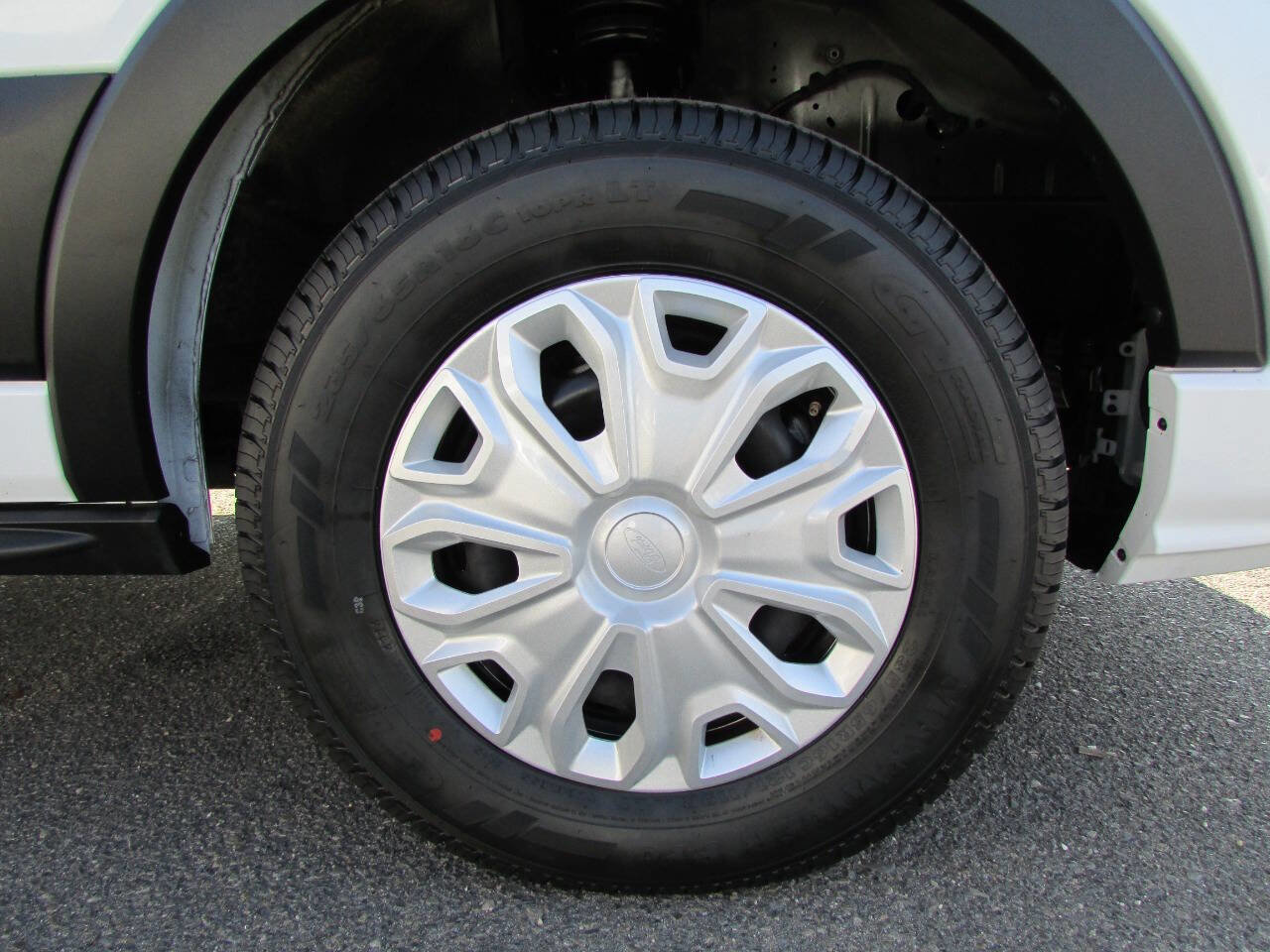 Used 2023 Ford Transit 350 XLT image 12