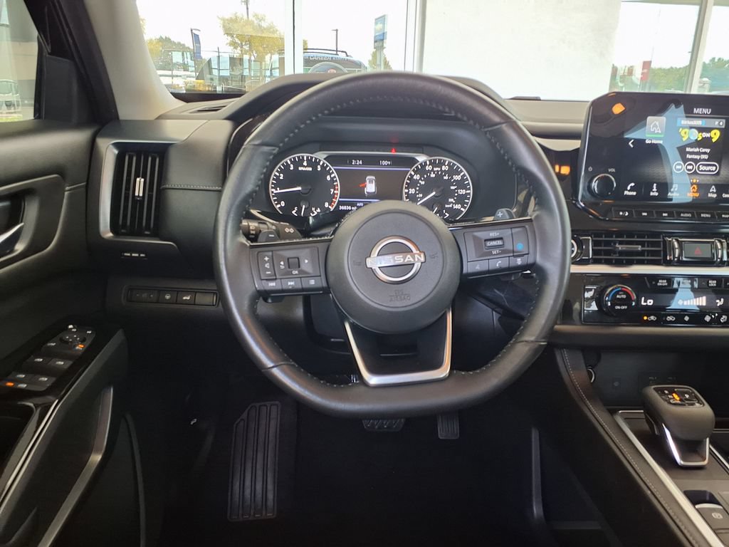 Used 2023 Nissan Pathfinder SL w/ Lighting Package (N92) AWD/4WD image 16
