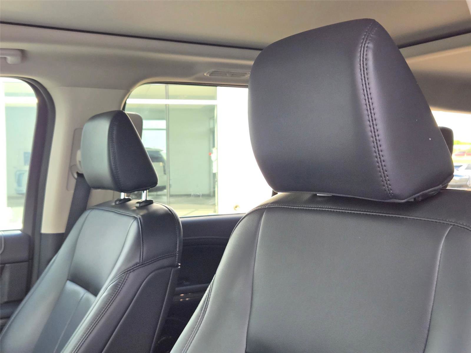 Used 2023 Ford Expedition XLT RWD image 12