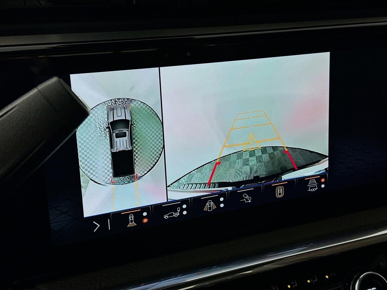 Used 2024 GMC Sierra 3500 Denali w/ Denali Reserve Package image 16