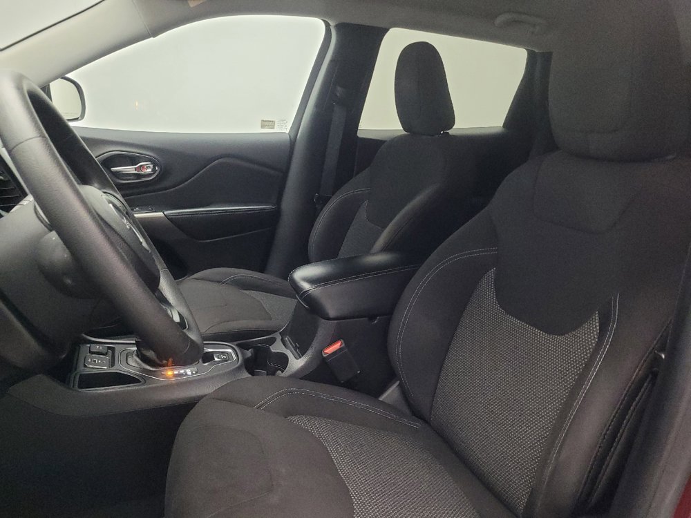 Used 2020 Jeep Cherokee Latitude FWD image 17