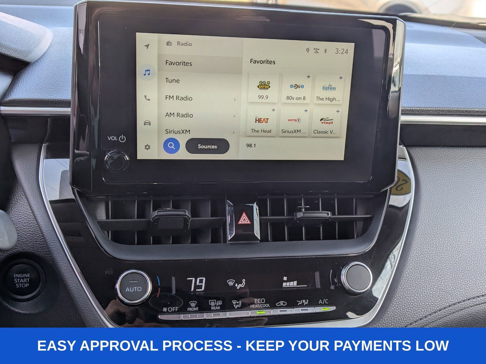 Used 2024 Toyota Corolla Cross LE image 25