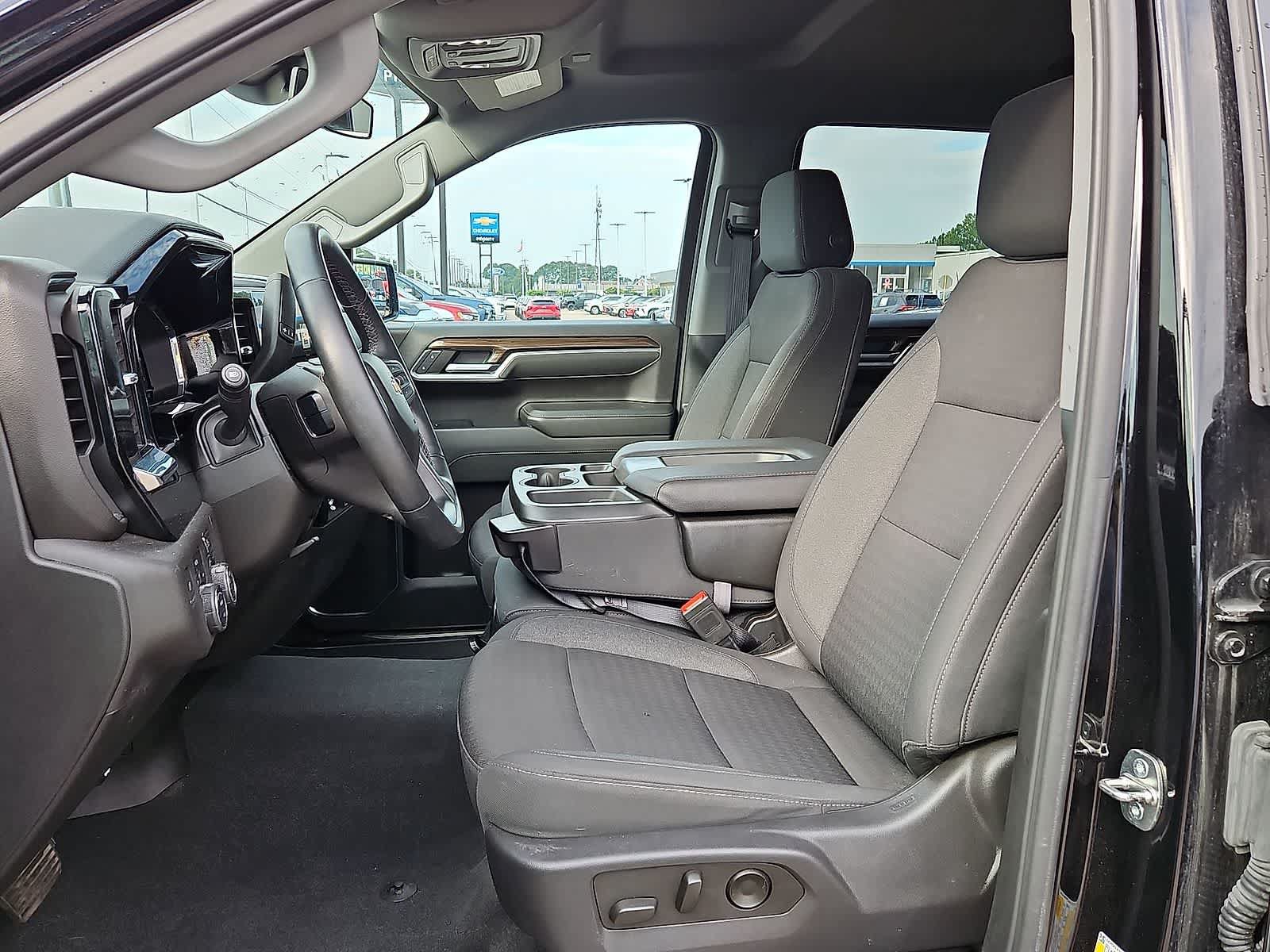Used 2023 Chevrolet Silverado 1500 LT AWD/4WD image 24