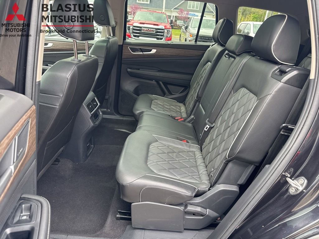 Used 2024 Volkswagen Atlas SEL Premium R-Line AWD/4WD image 37