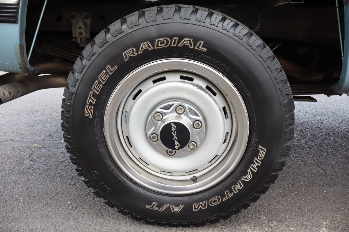 Used 1989 Chevrolet Silverado 2500 4x4 Regular Cab image 36
