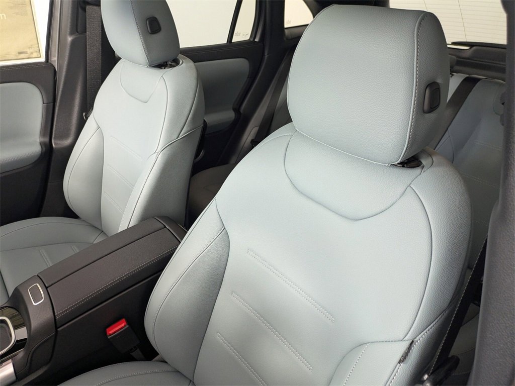 New 2026 Mercedes-Benz GLA 250 image 8