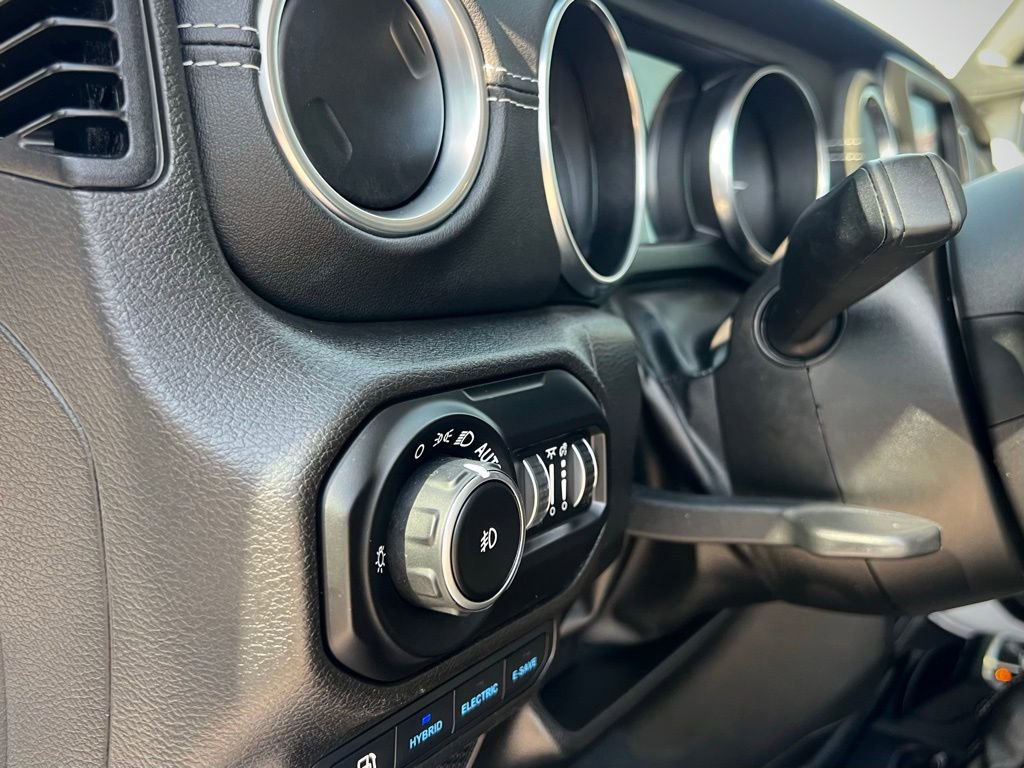 Used 2022 Jeep Wrangler Unlimited Sahara w/ Cold Weather Group image 41