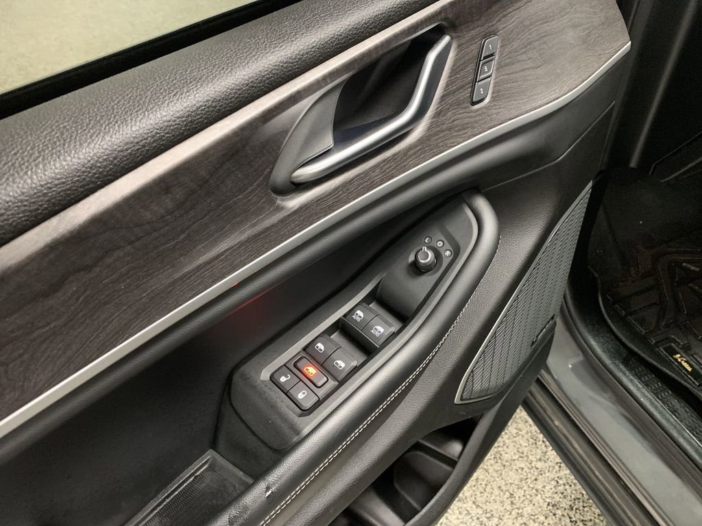 Used 2021 Jeep Grand Cherokee L Limited AWD/4WD image 11