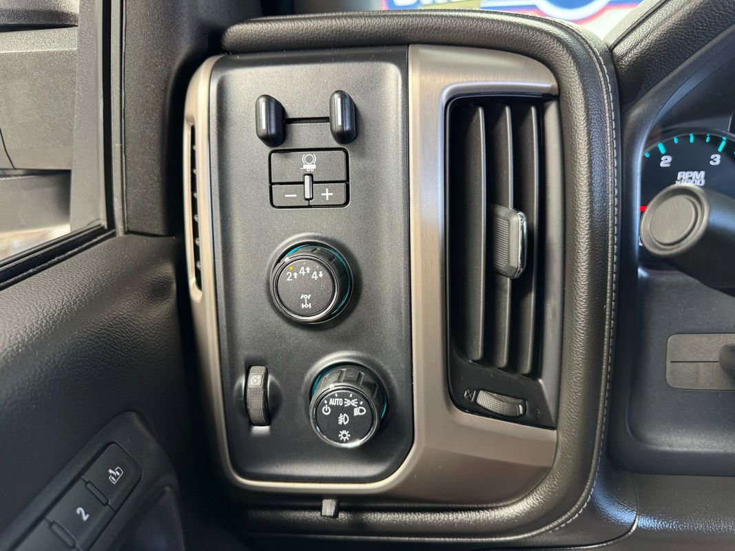 Used 2019 GMC Sierra 2500 Denali w/ Duramax Plus Package AWD/4WD image 39