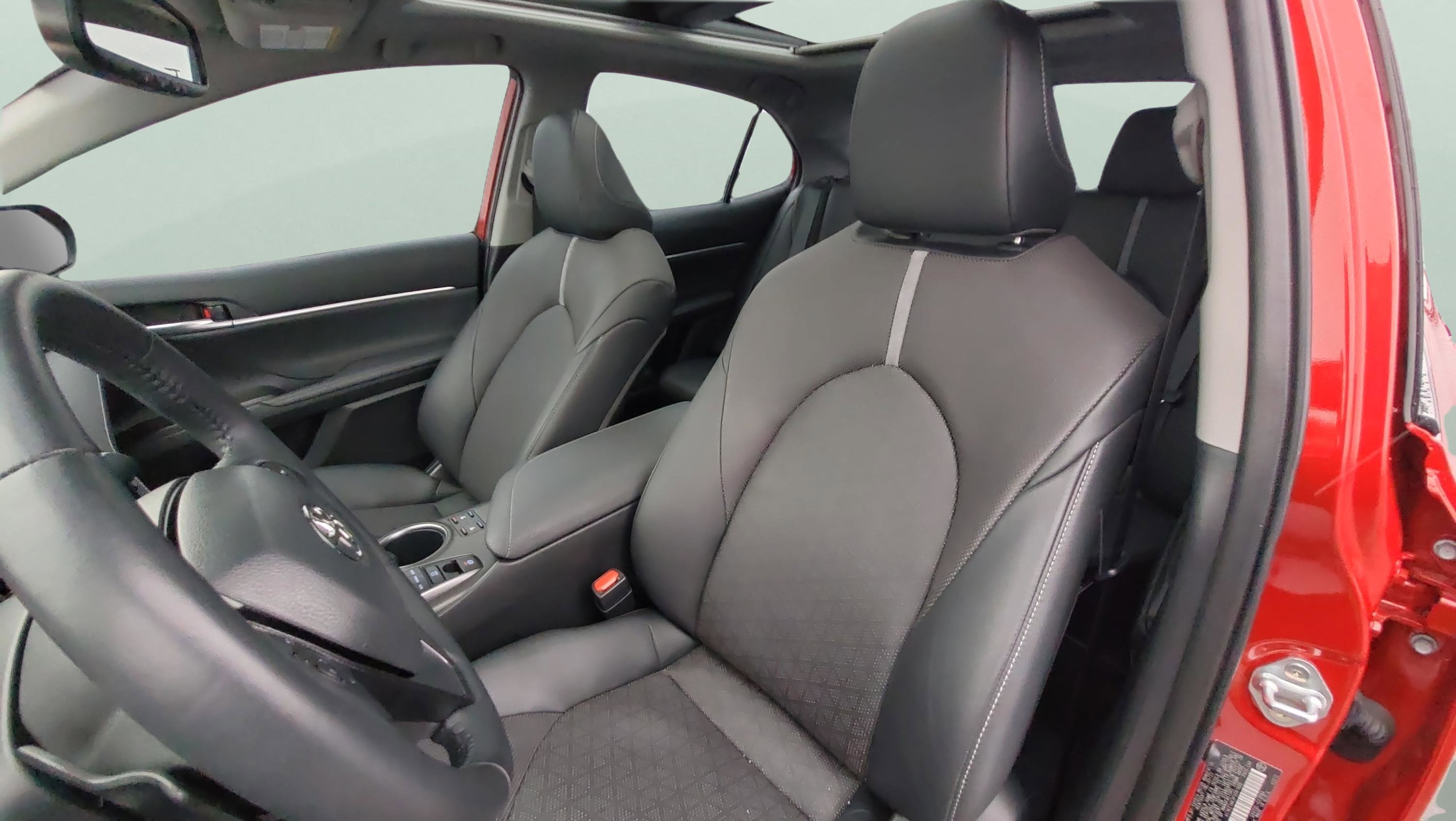 Used 2023 Toyota Camry XSE image 33