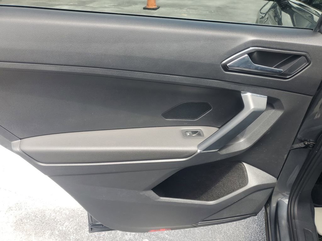 Used 2018 Volkswagen Tiguan SE FWD image 14