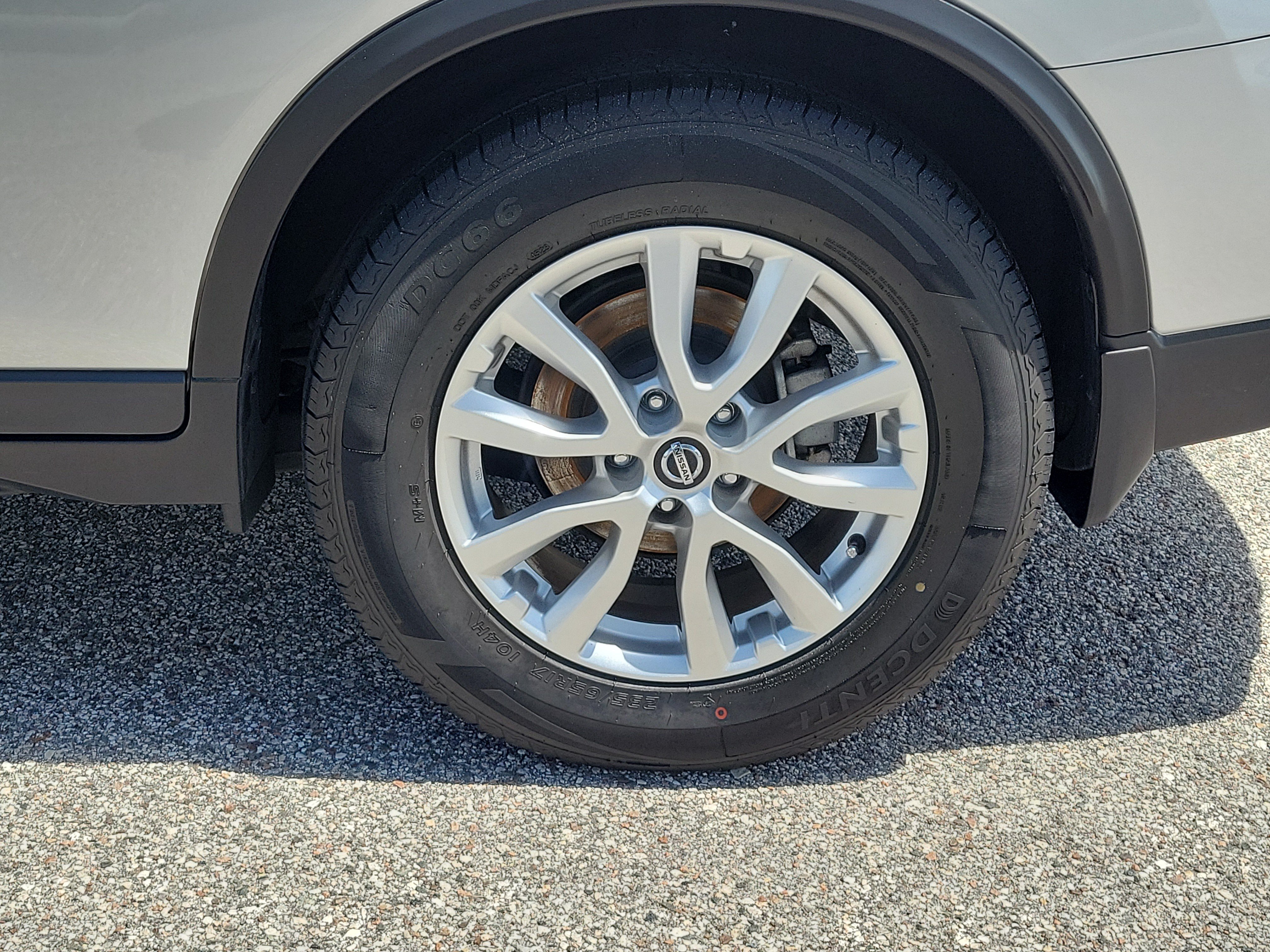 Certified 2020 Nissan Rogue SV FWD image 10