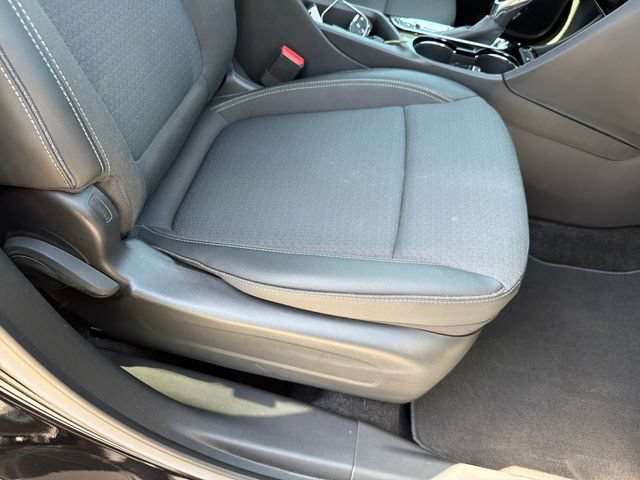 Used 2023 Buick Encore GX Select w/ Sport Touring Package FWD image 26