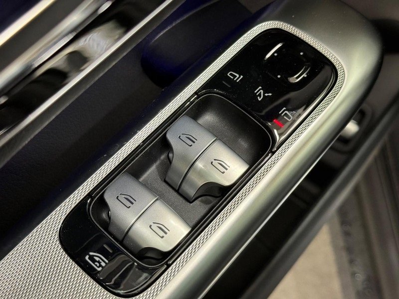 New 2025 Mercedes-Benz GLC 350e 4MATIC image 14