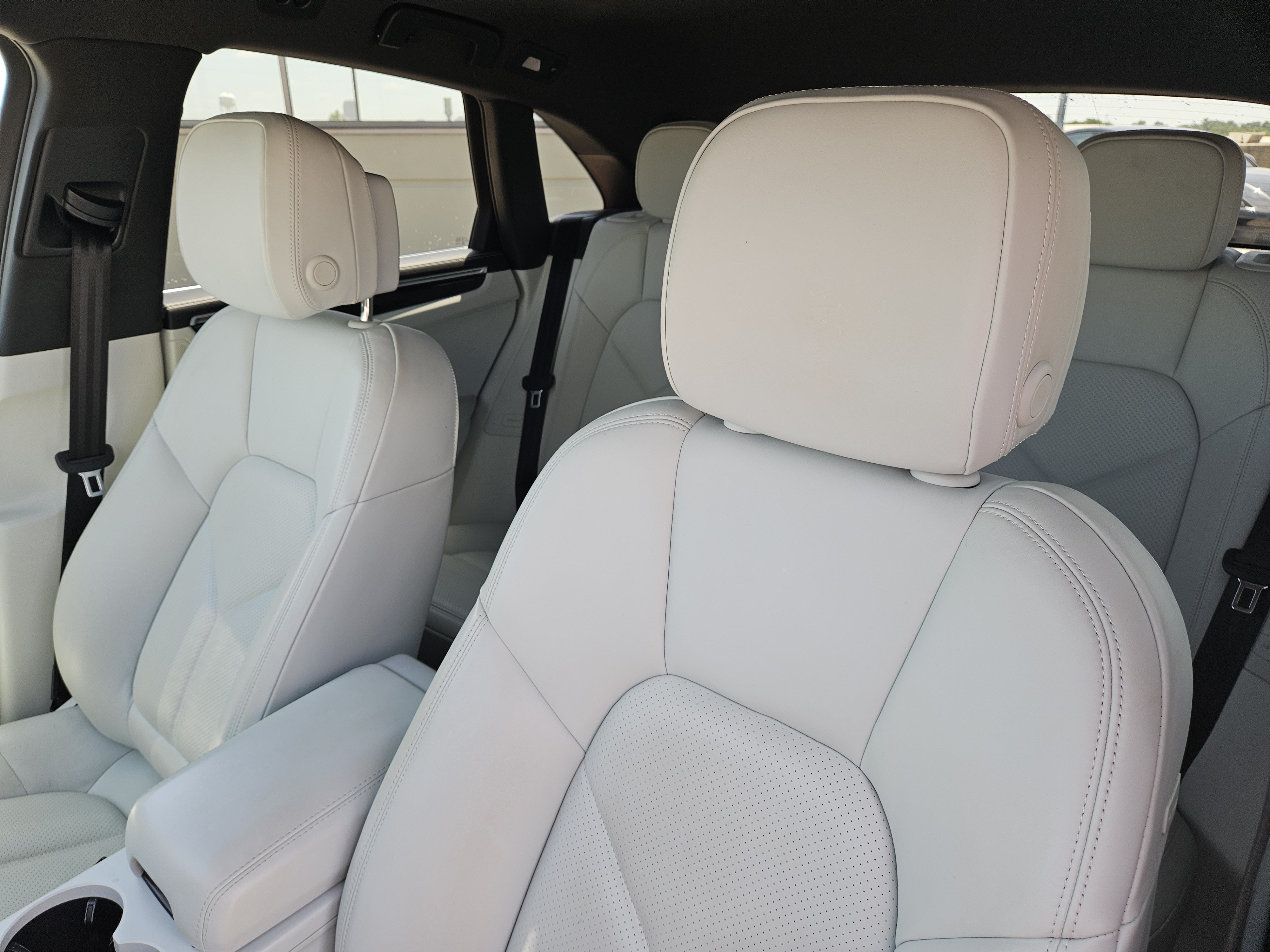 Certified 2023 Porsche Macan S AWD/4WD image 6