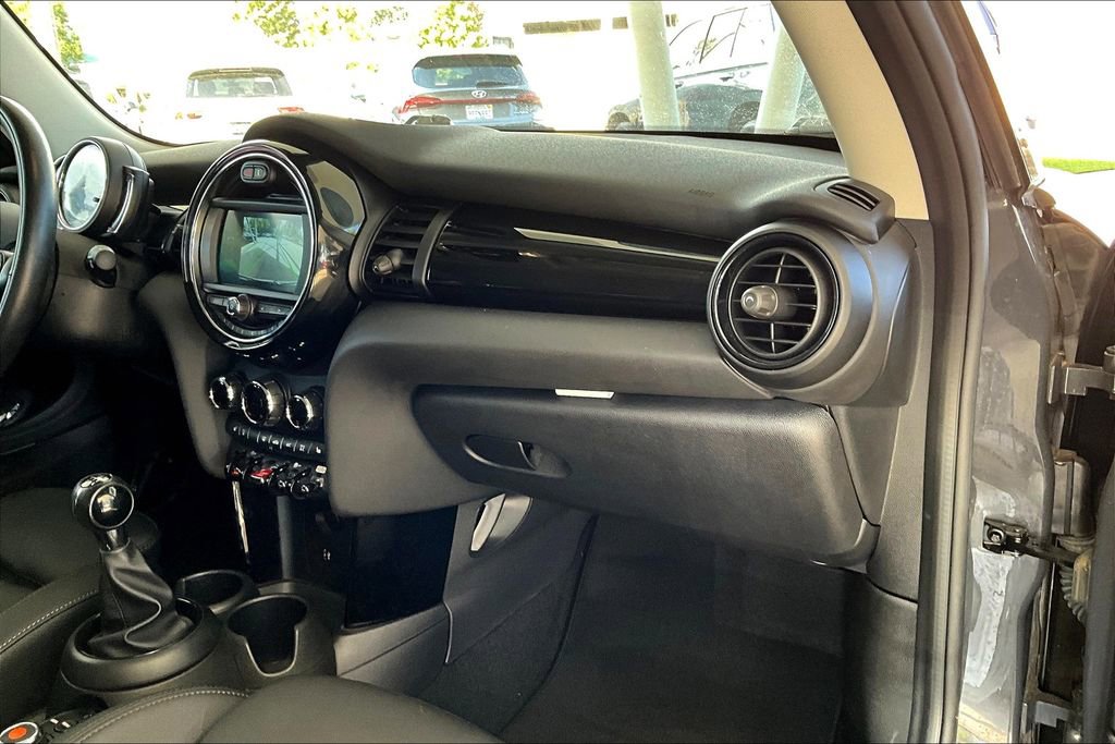 Used 2019 MINI Cooper S image 16
