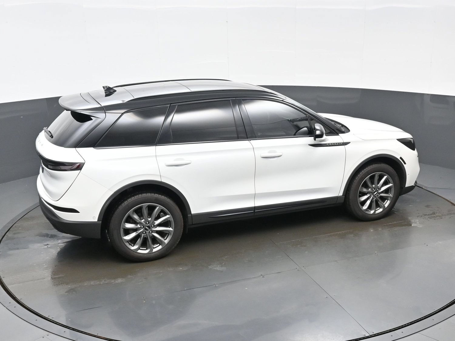 Used 2022 Lincoln Corsair AWD w/ Premium Package image 40