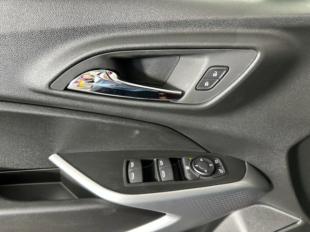 New 2026 Chevrolet Trax RS w/ Driver Confidence Package FWD image 21