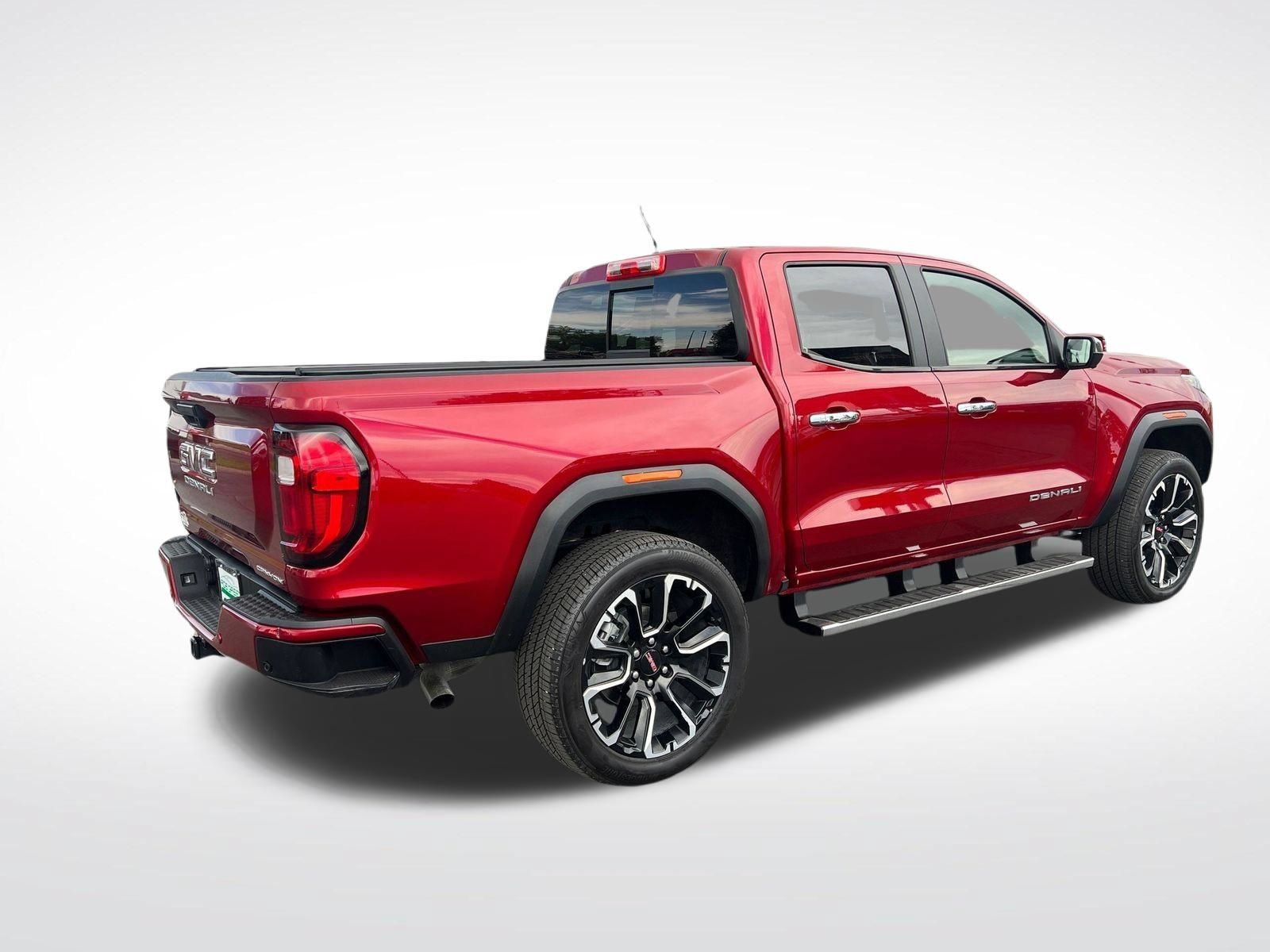 Used 2026 GMC Canyon Denali AWD/4WD image 3
