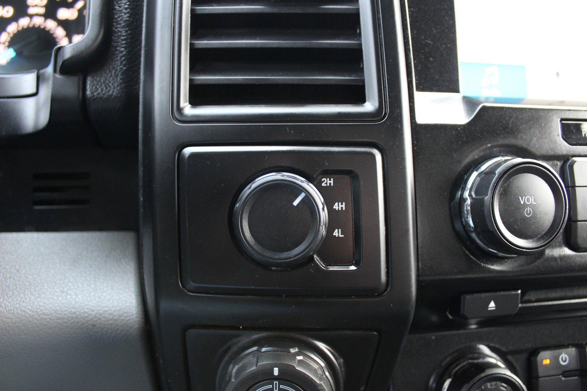 Used 2017 Ford F150 XL w/ Equipment Group 101A Mid image 28