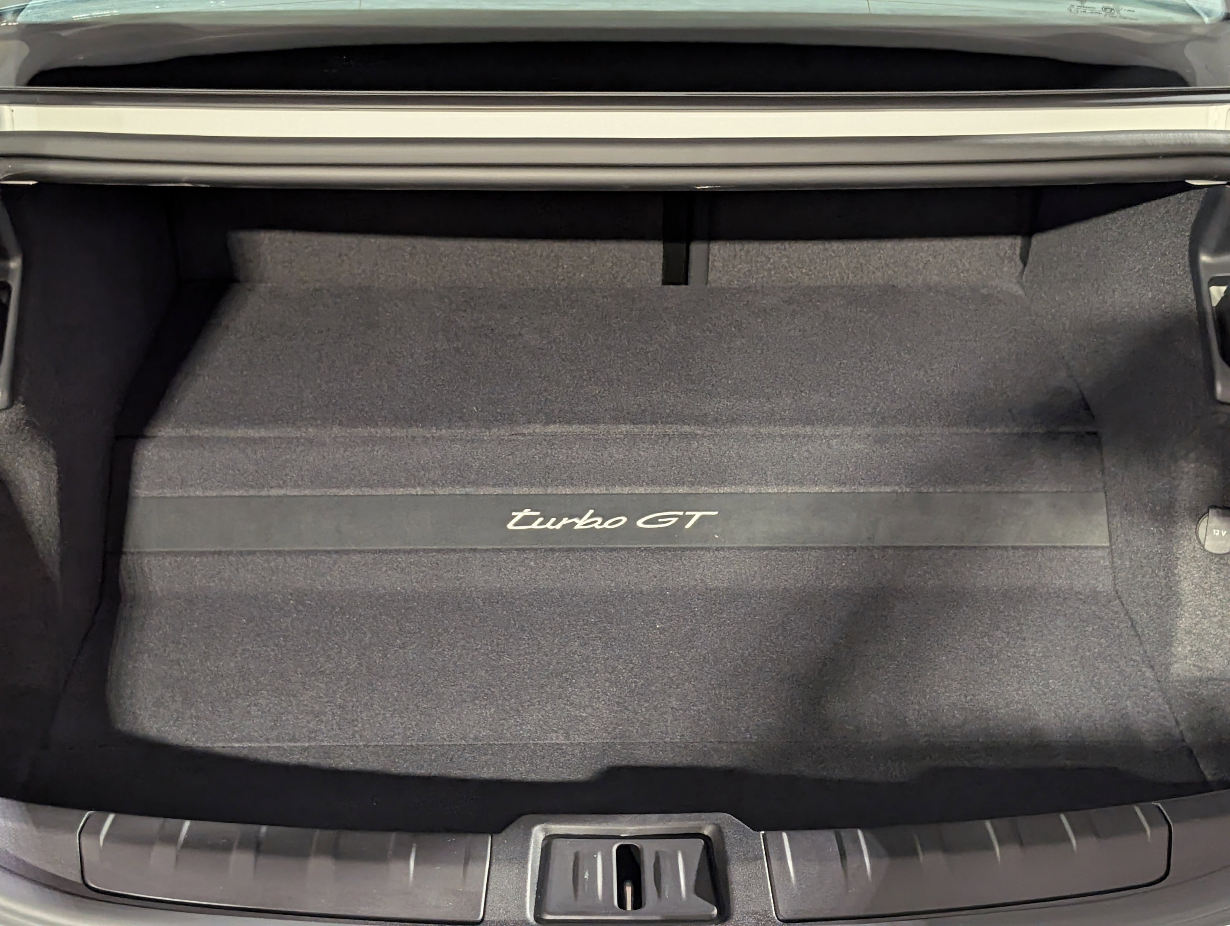 New 2026 Porsche Taycan Turbo GT image 25