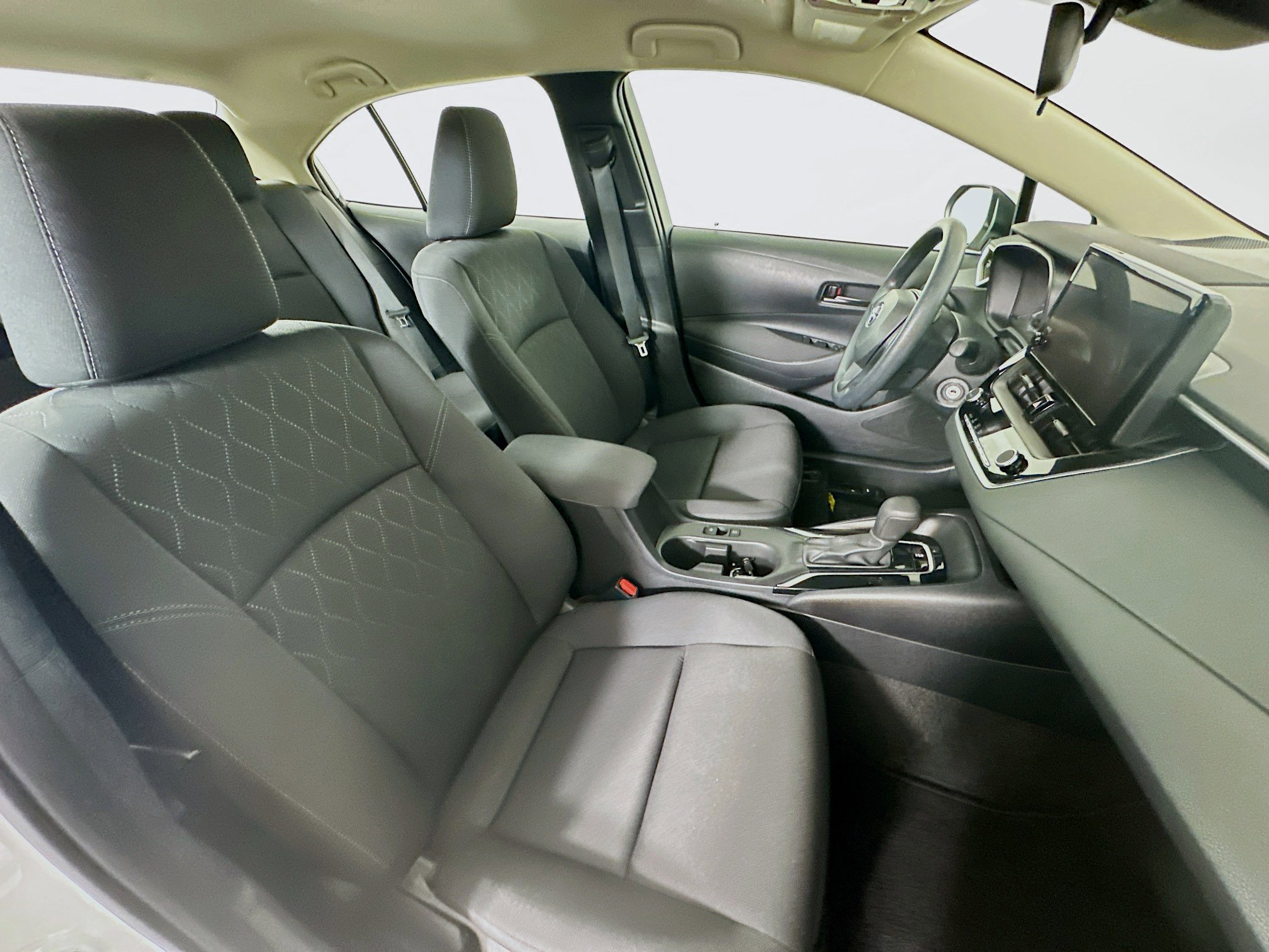 Used 2024 Toyota Corolla LE FWD image 29