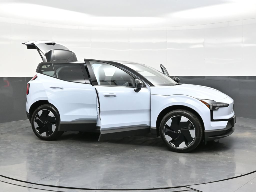 New 2026 Volvo EX30 Plus w/ Climate Package RWD image 31