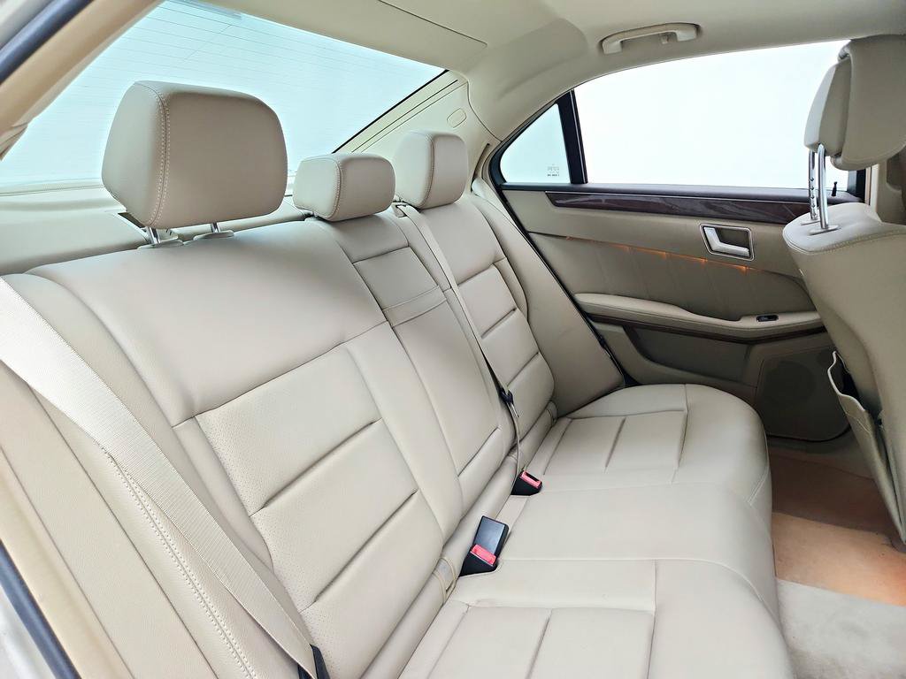 Used 2013 Mercedes-Benz E 350 Sedan image 28