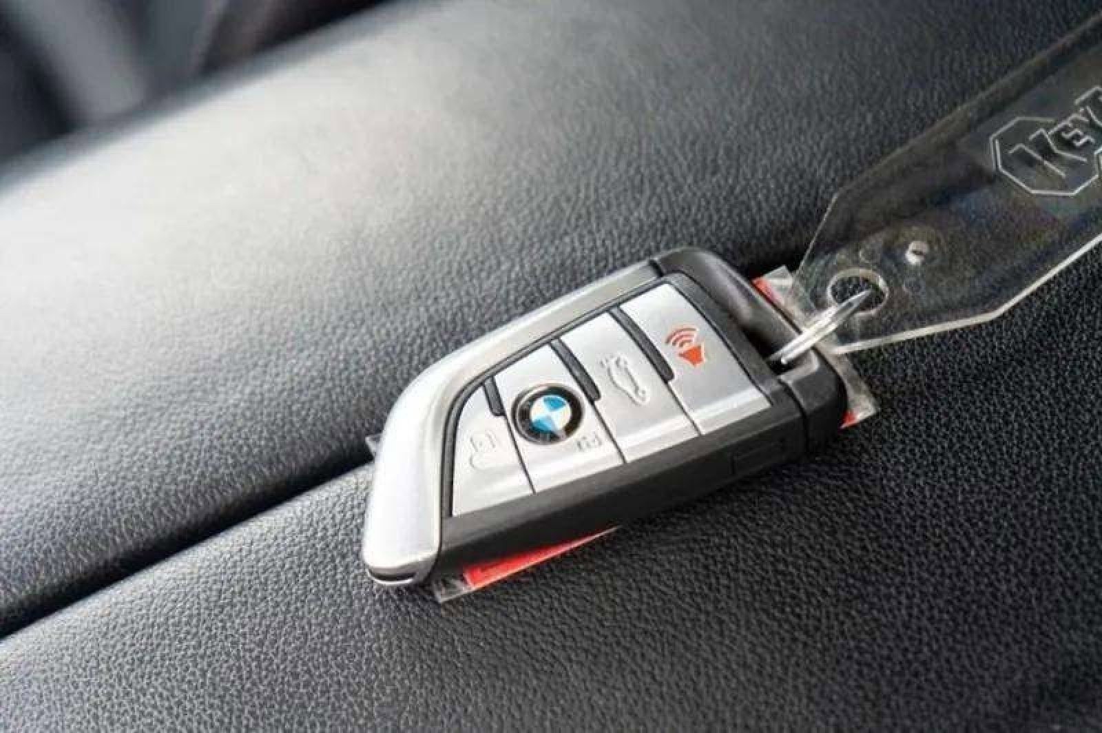 Used 2021 BMW X6 xDrive40i w/ M Sport Package image 32