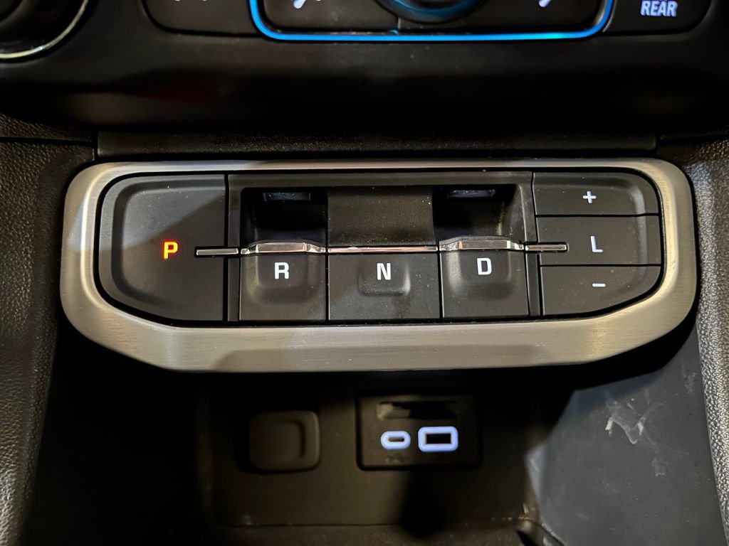 Used 2023 GMC Acadia SLT image 22