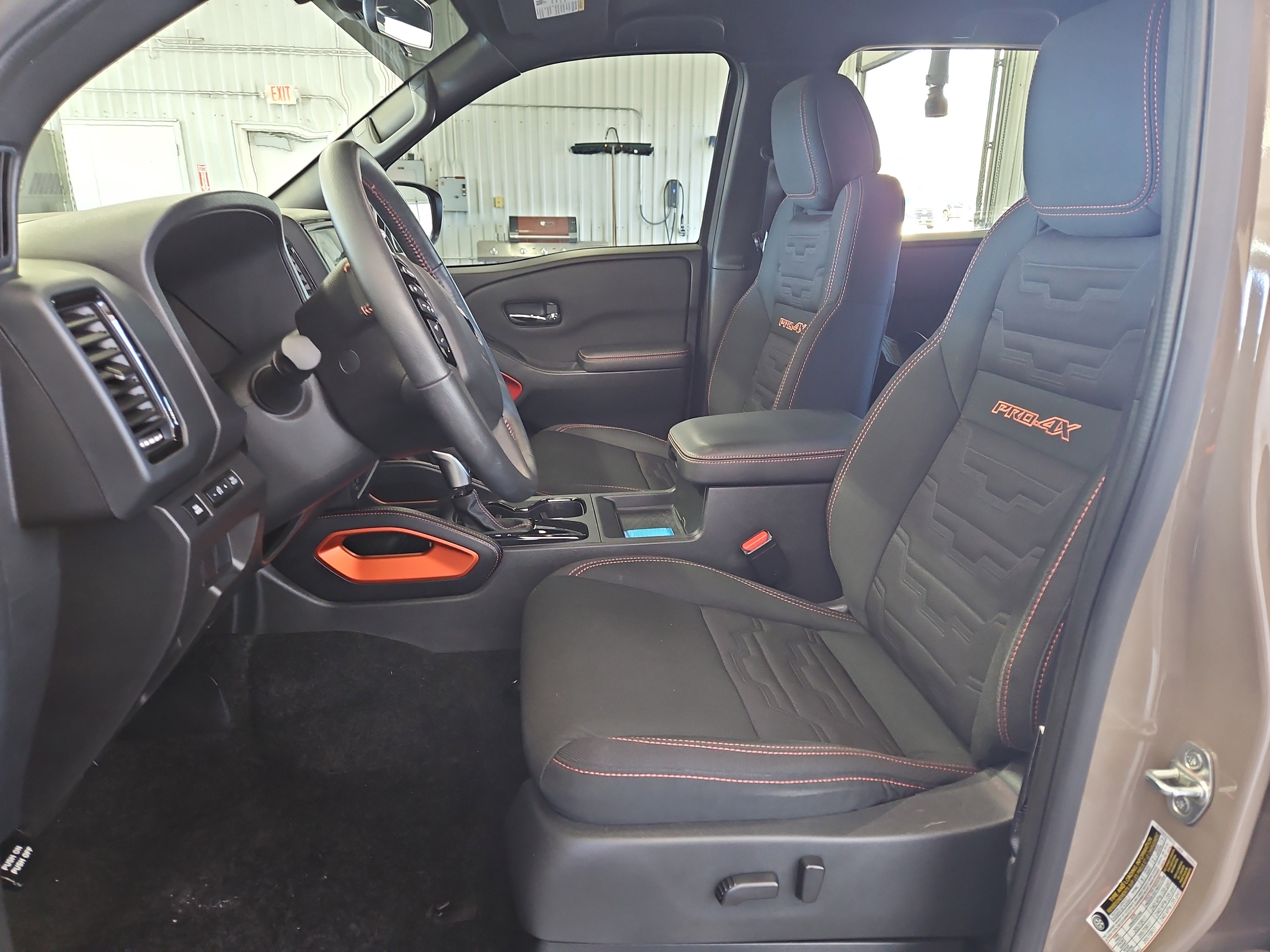 Used 2023 Nissan Frontier PRO-4X w/ Tow Package AWD/4WD image 8