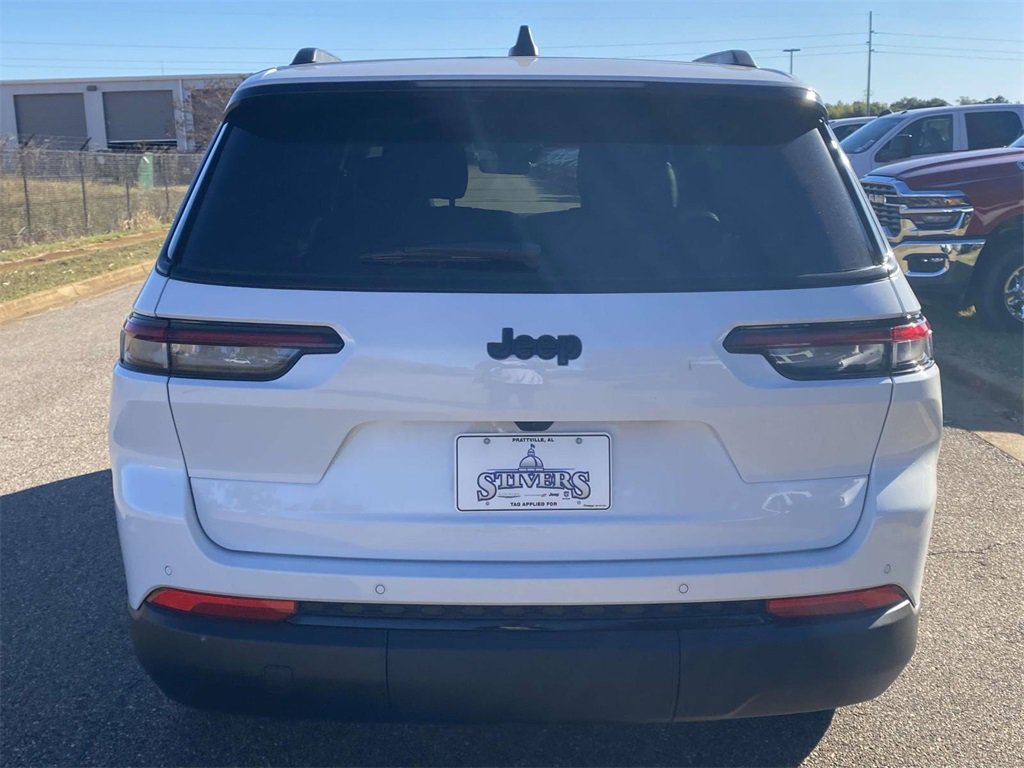 New 2025 Jeep Grand Cherokee L Altitude image 36