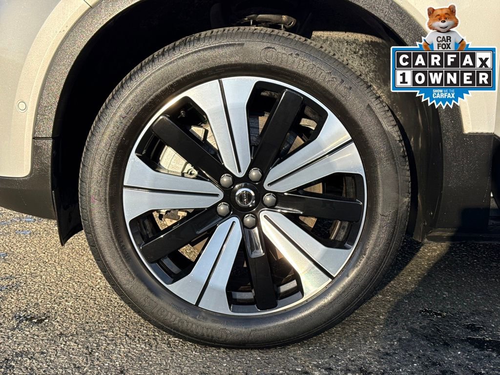 Used 2023 Volvo XC40 Recharge Plus image 29