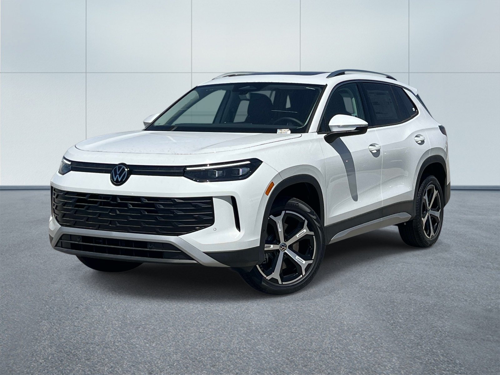 New 2026 Volkswagen Tiguan SE AWD/4WD image 1