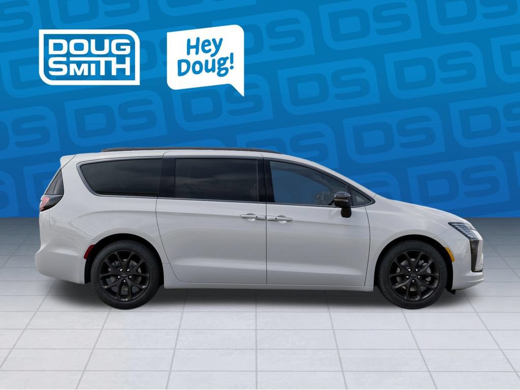 New 2027 Chrysler Pacifica Limited AWD/4WD image 21