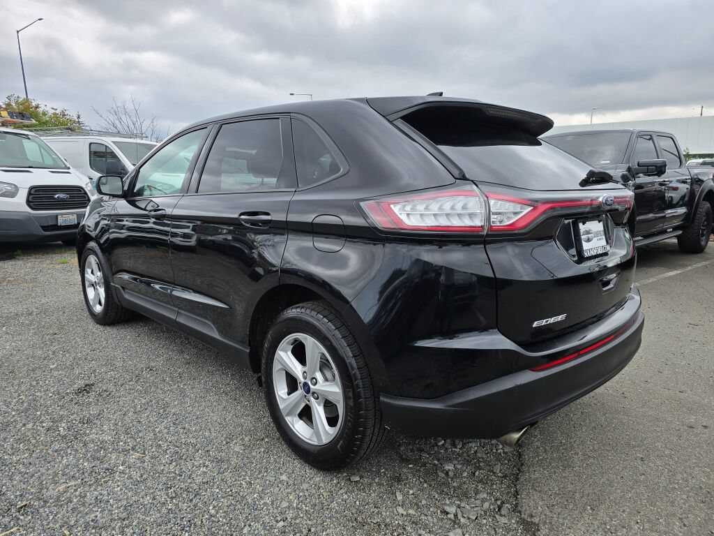 Used 2018 Ford Edge SE AWD/4WD image 3