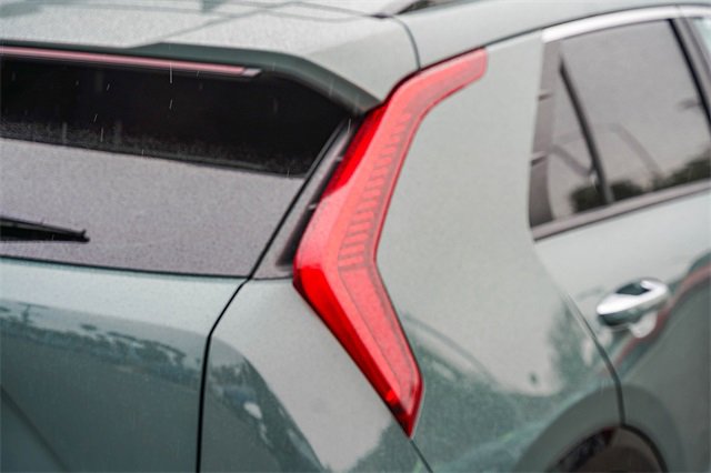 Certified 2023 Kia Niro SX Touring image 8
