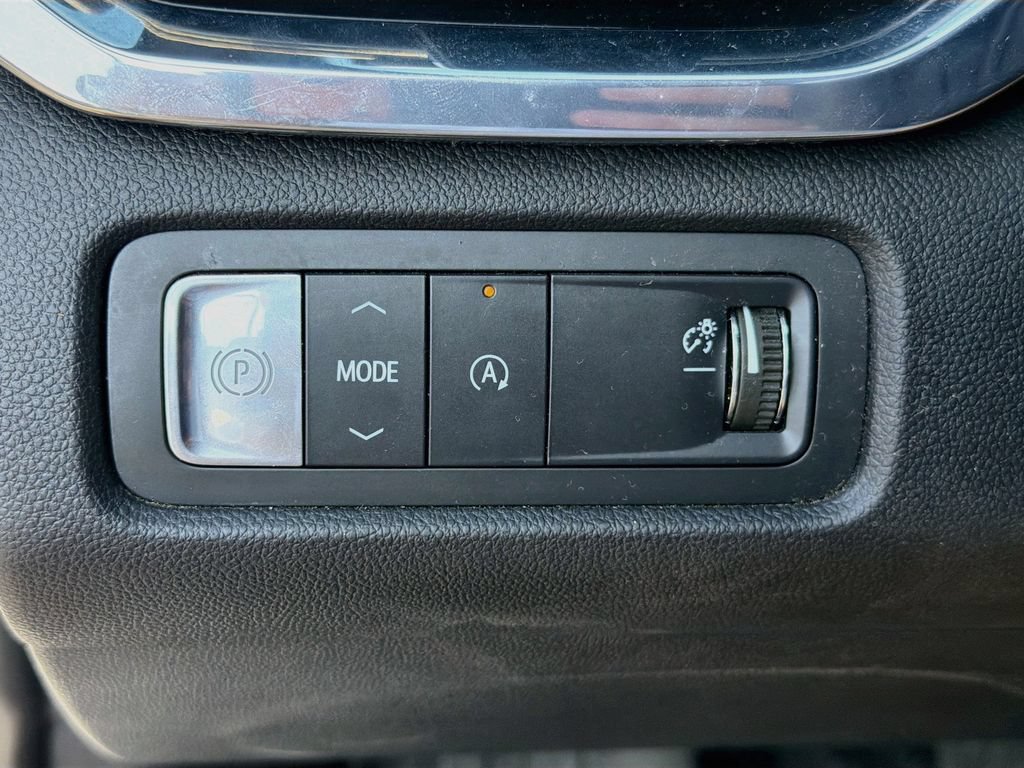 Used 2025 GMC Acadia Elevation FWD image 23