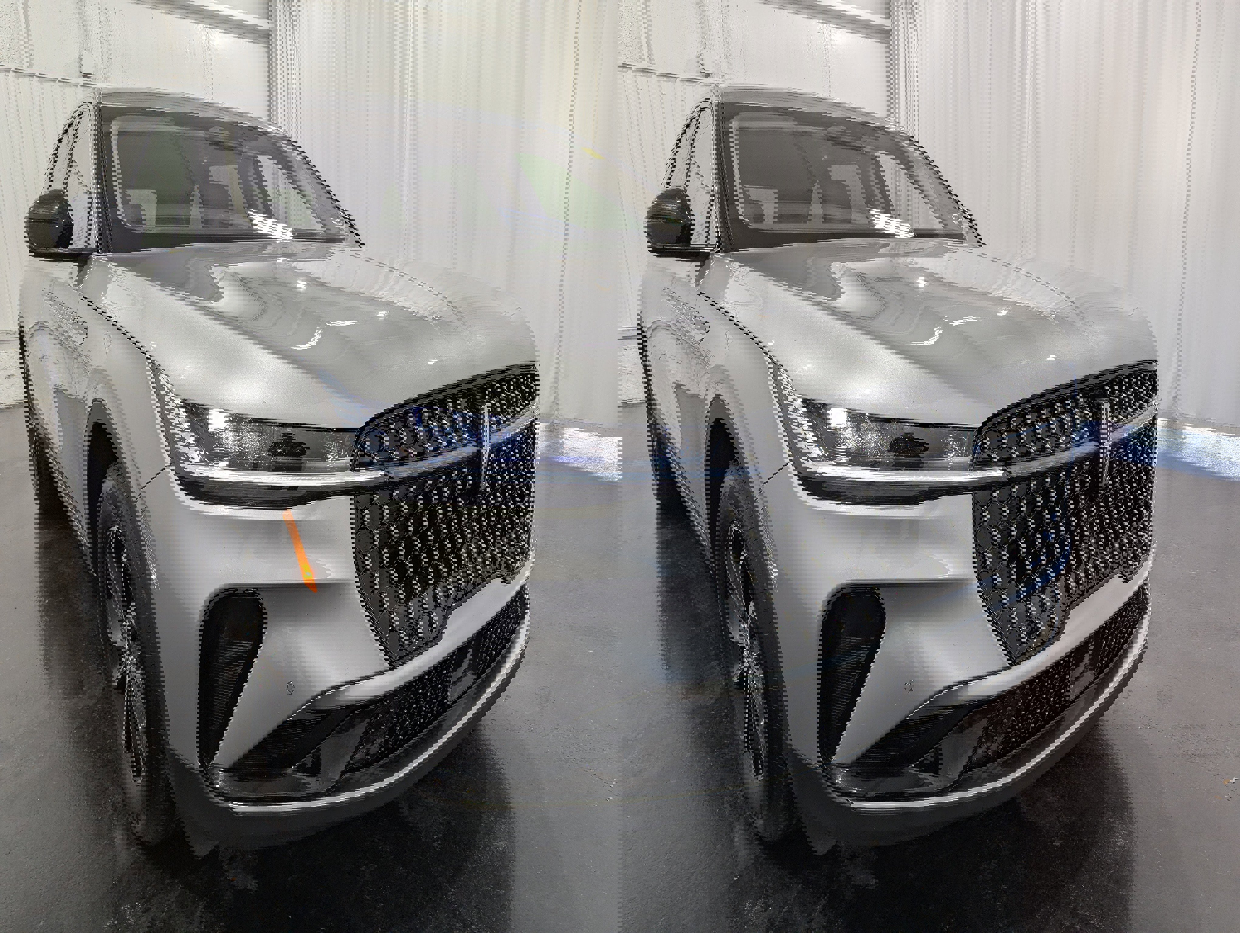 Used 2025 Lincoln Nautilus Premier AWD/4WD image 5