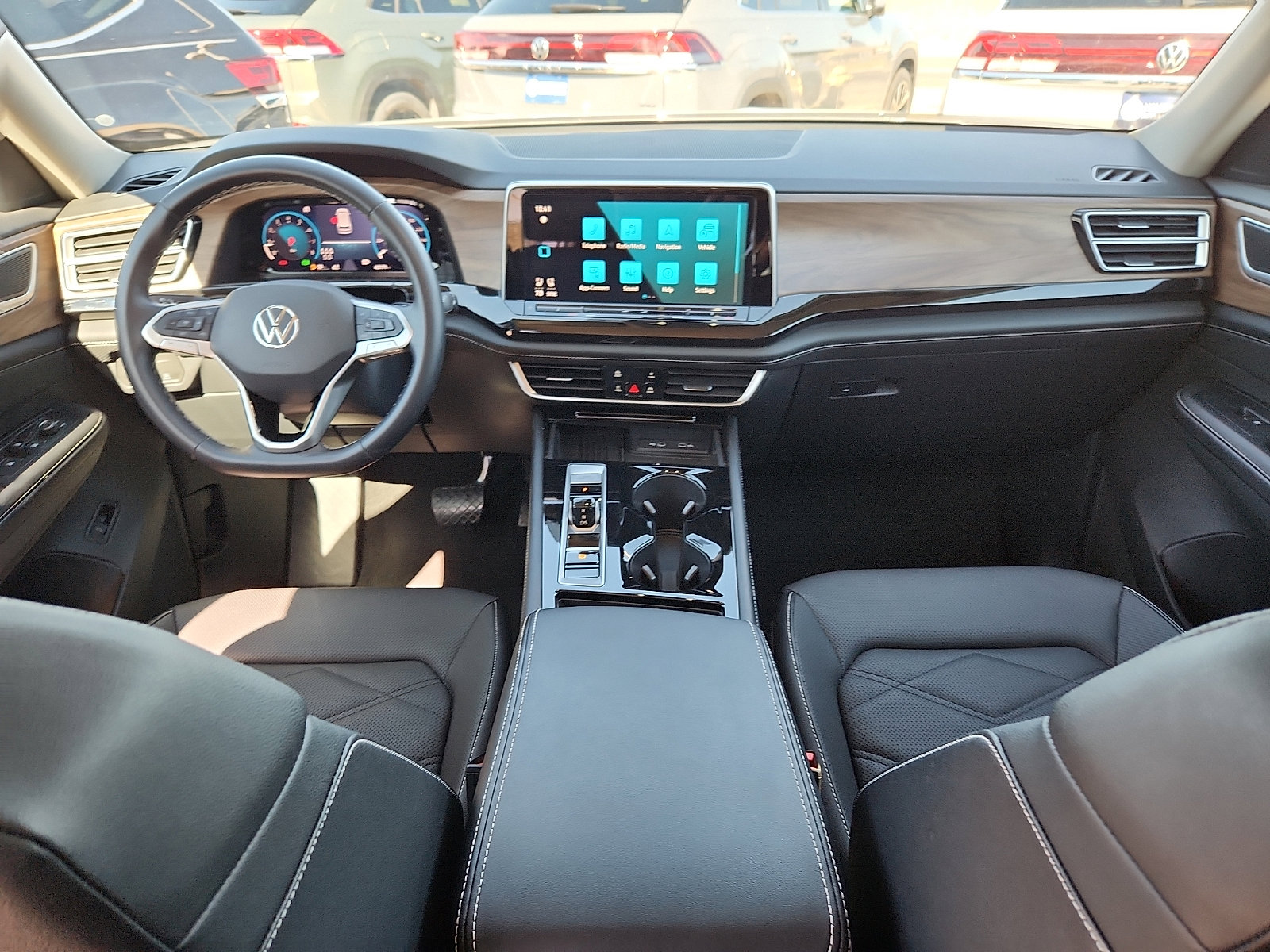 Used 2025 Volkswagen Atlas SE image 11