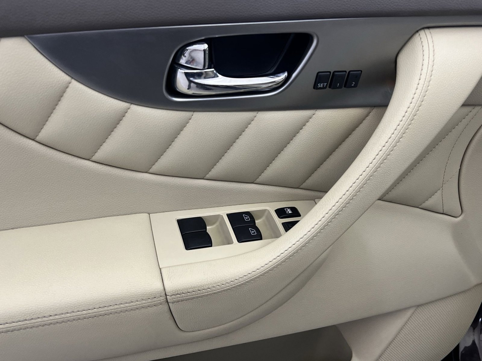 Used 2013 INFINITI FX37 AWD w/ Premium Pkg image 14