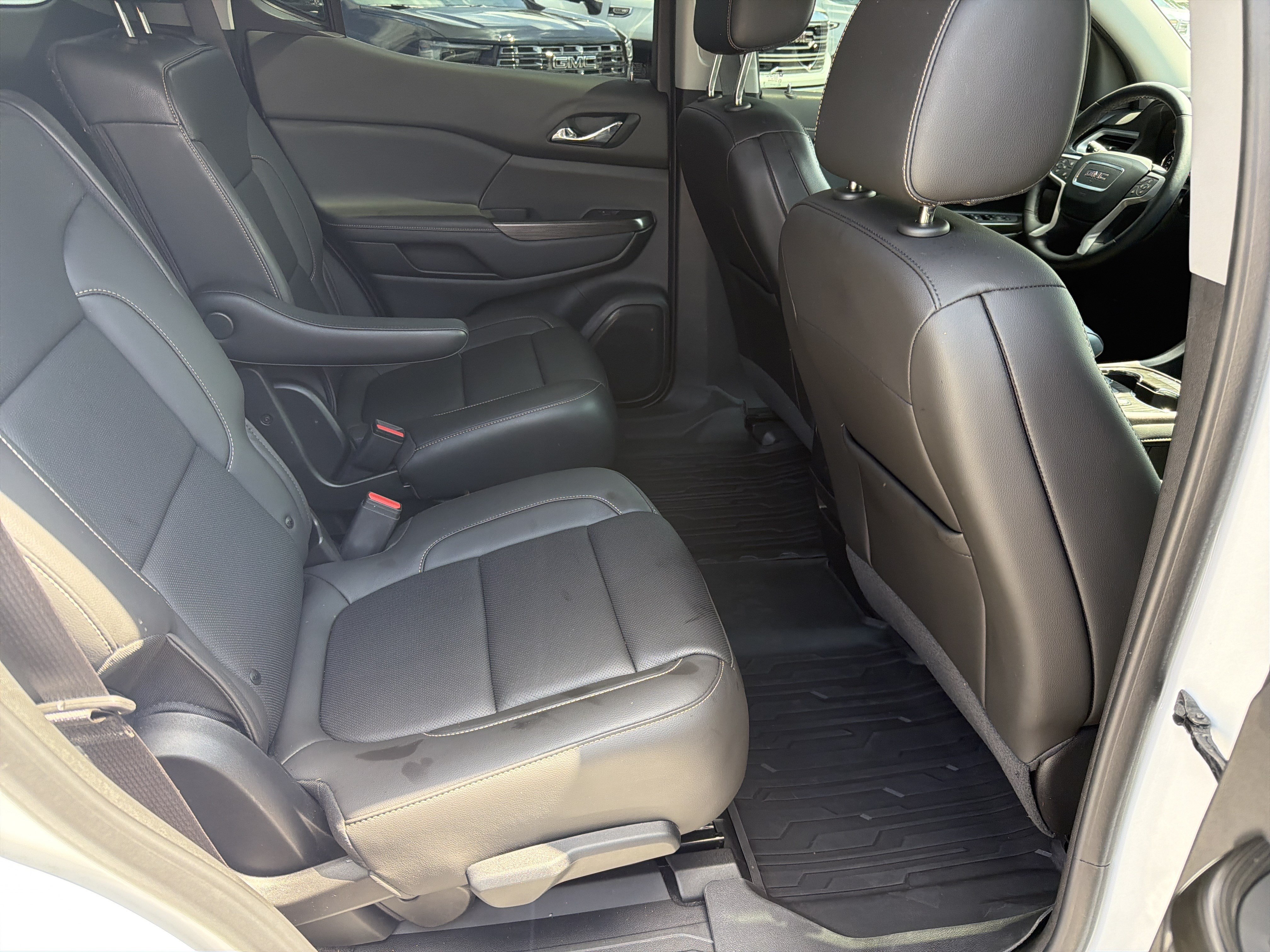 Certified 2023 GMC Acadia SLT w/ Elevation Edition FWD image 16
