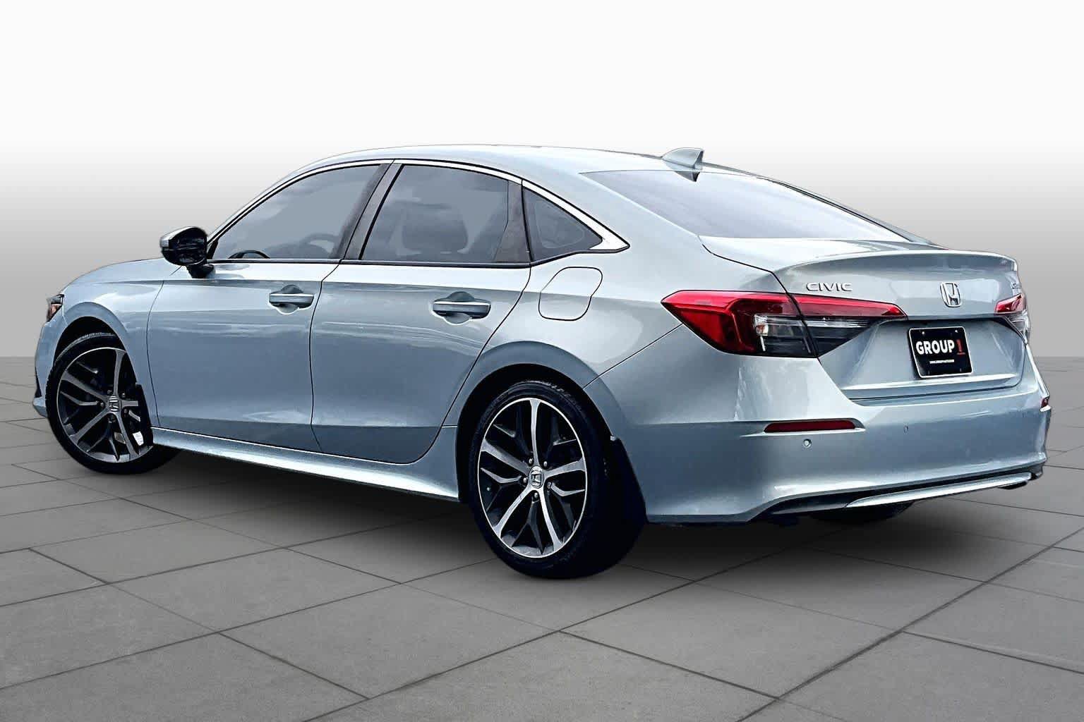 Used 2022 Honda Civic Touring image 12