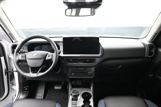 Used 2025 Ford Bronco Sport Outer Banks w/ Outer Banks Tech Package+ AWD/4WD image 29